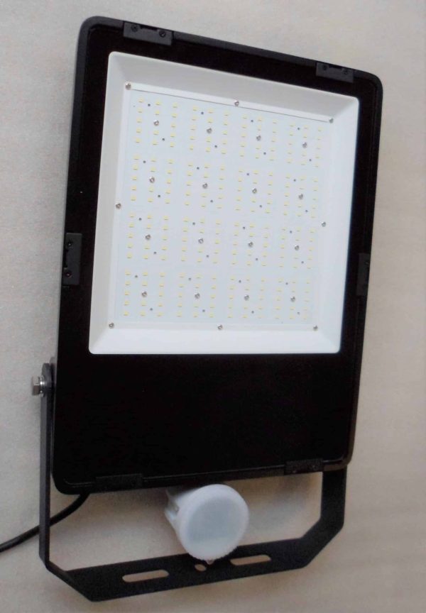 200W Smart LED MW Sensored Flood IP66 60,000 Hour Life 5 Years warranty - Image 2